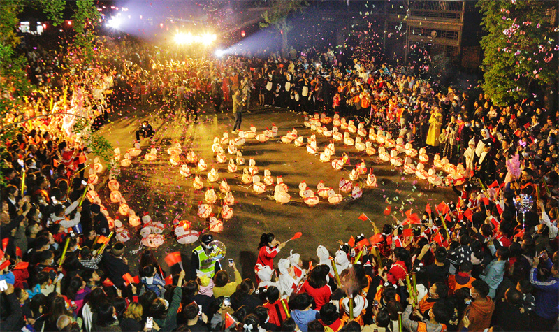 傳統文藝表演。崇州市委宣傳部供圖