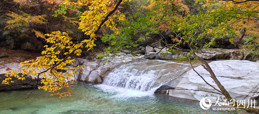光霧山旅游風景區一角。人民網記者 劉海天攝