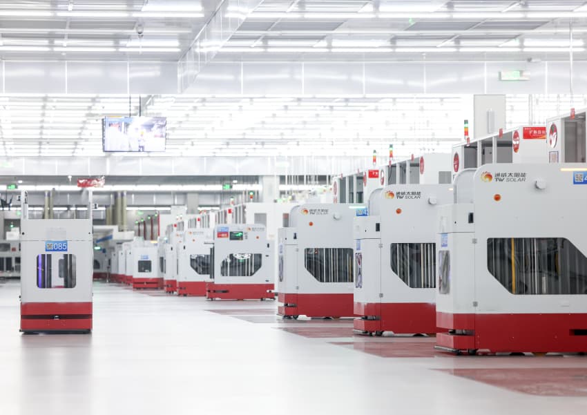 全球光伏電池制造領域首個“燈塔工廠”通威太陽能眉山公司智能制造車間。主辦方供圖