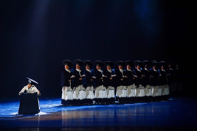 涼山州舞蹈作品《阿媽就是那座山》。四川省文旅廳供圖