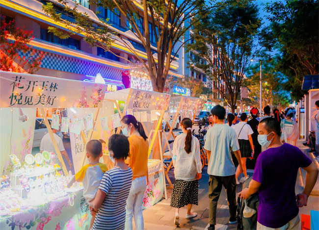 改造后的玉林東路特色街區一隅。四川省住房和城鄉建設廳供圖