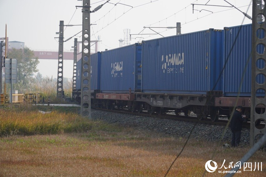 X8086次中歐班列。人民網 趙祖樂攝