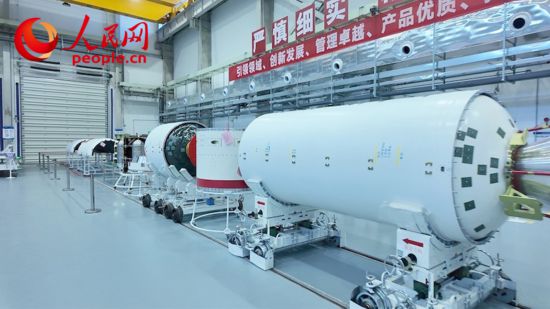 “四川造”第三發谷神星一號火箭總裝現場。人民網記者 王波攝