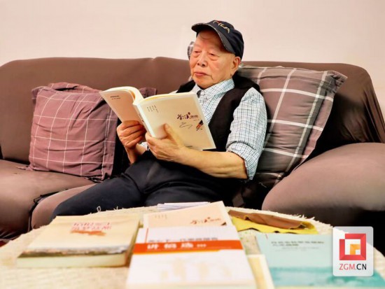 退休后，吳老出版多部文集